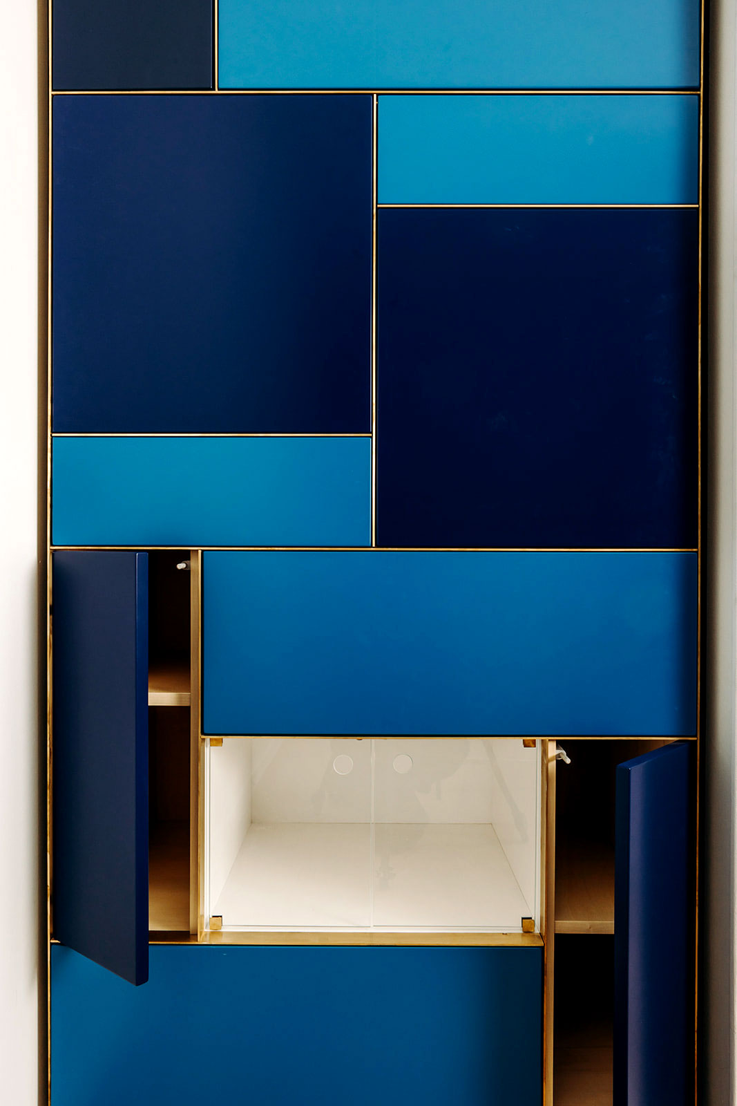 Meubles laqués & laiton